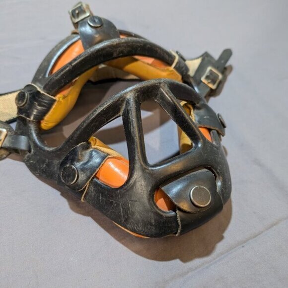 Vintage Baseball Catchers Mask - Picture 4 of 8